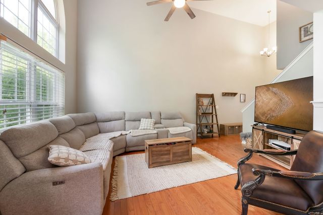 1653 Waterford Road, North Aurora, IL 60542