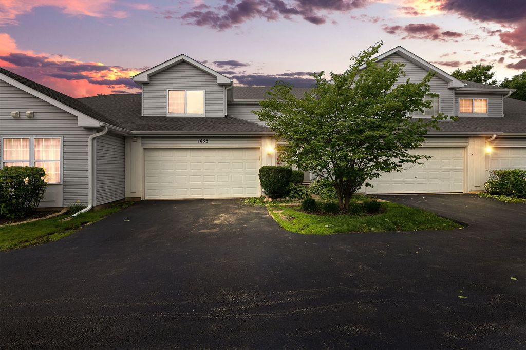 1653 Waterford Road, North Aurora, IL 60542