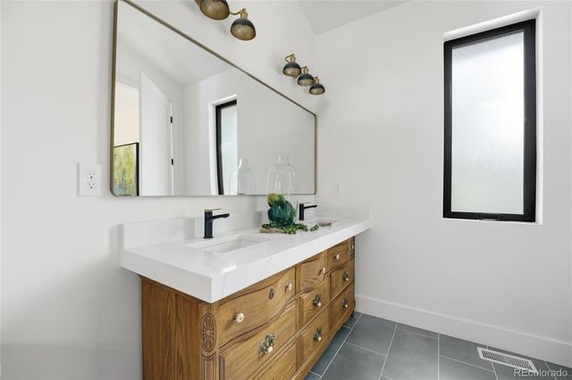 5701 W 35th Avenue, Denver, CO 80212