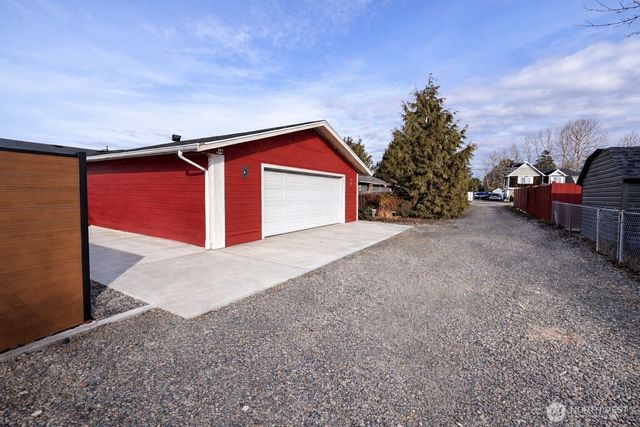 432 8th Street, Blaine, WA 98230