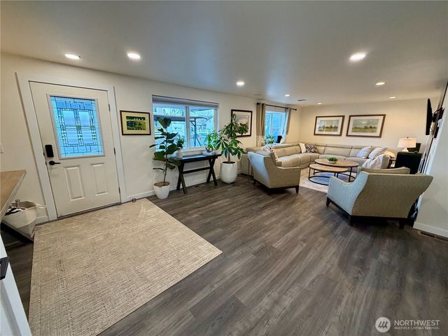 432 8th Street, Blaine, WA 98230