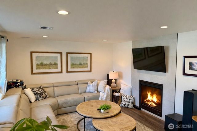 432 8th Street, Blaine, WA 98230