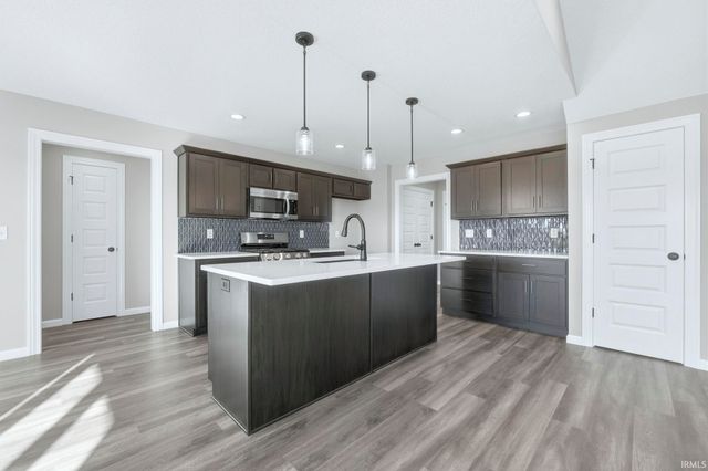 14111 Ascari Cove, Fort Wayne, IN 46818