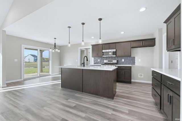 14111 Ascari Cove, Fort Wayne, IN 46818