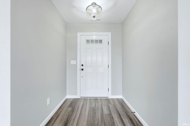 14111 Ascari Cove, Fort Wayne, IN 46818