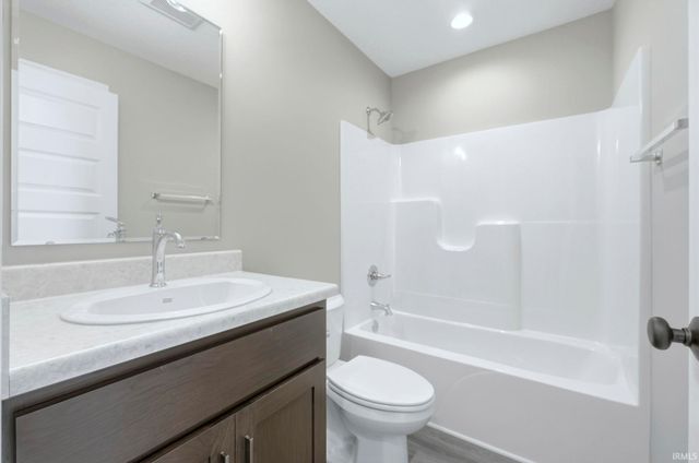 14111 Ascari Cove, Fort Wayne, IN 46818