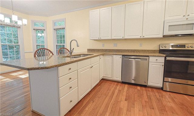 6880 Greenbrook Drive, Clemmons, NC 27012