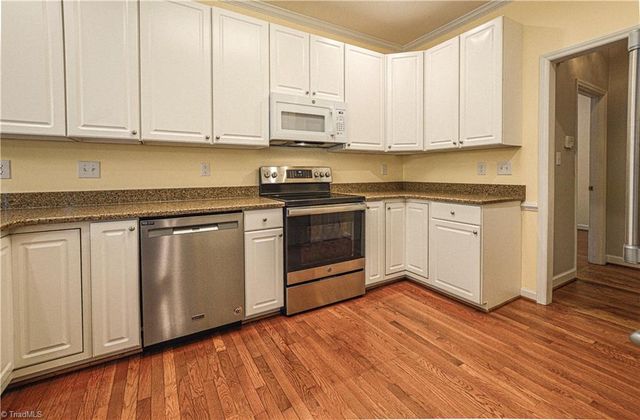 6880 Greenbrook Drive, Clemmons, NC 27012
