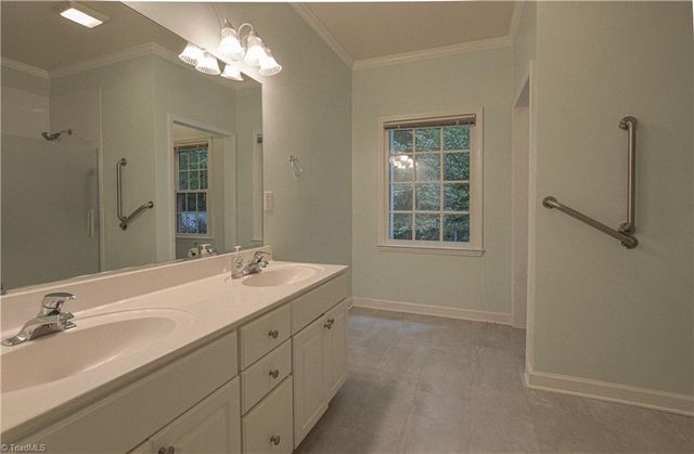 6880 Greenbrook Drive, Clemmons, NC 27012