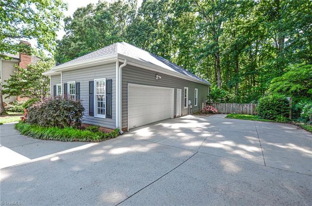 6880 Greenbrook Drive, Clemmons, NC 27012
