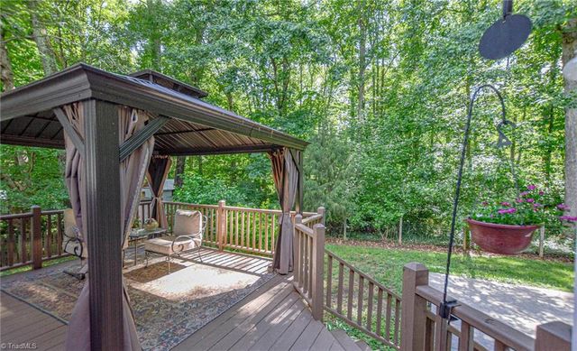 6880 Greenbrook Drive, Clemmons, NC 27012