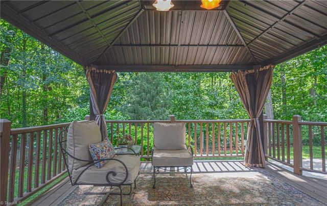 6880 Greenbrook Drive, Clemmons, NC 27012
