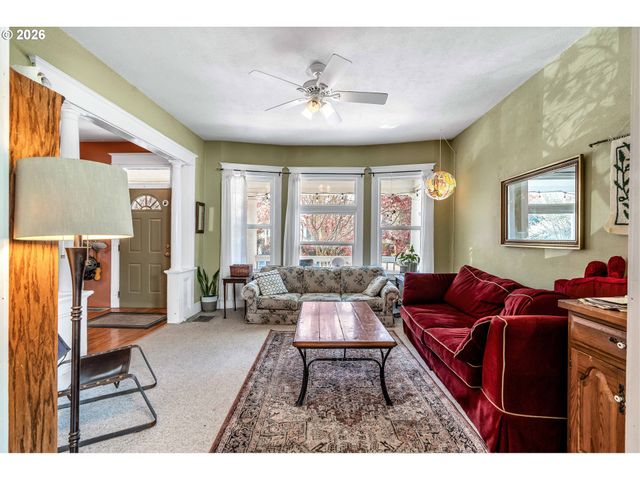 1815 Se ALDER St, Portland, OR 97214