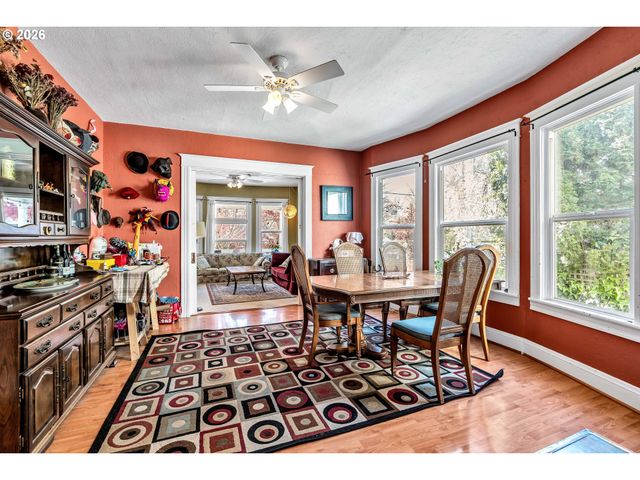 1815 Se ALDER St, Portland, OR 97214