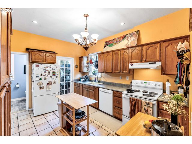 1815 Se ALDER St, Portland, OR 97214