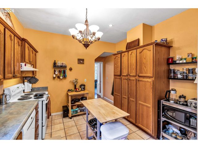 1815 Se ALDER St, Portland, OR 97214