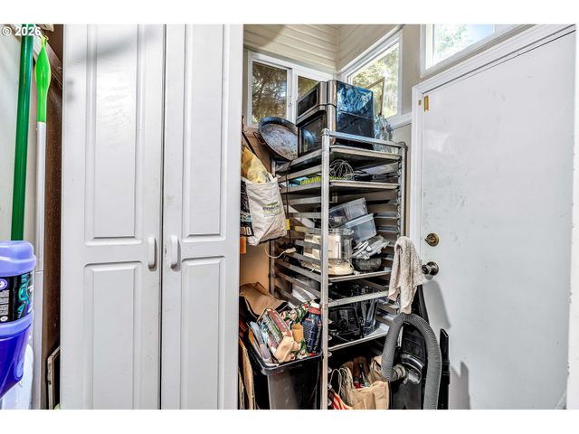 1815 Se ALDER St, Portland, OR 97214