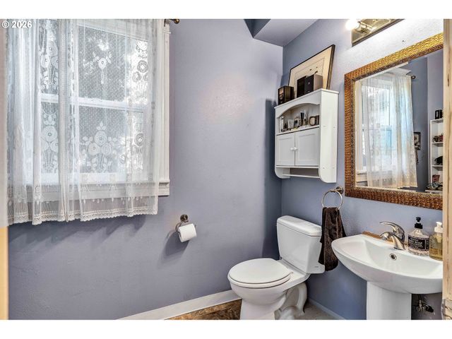 1815 Se ALDER St, Portland, OR 97214