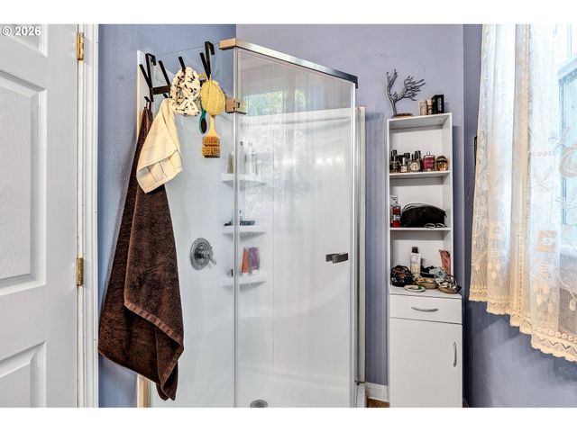 1815 Se ALDER St, Portland, OR 97214