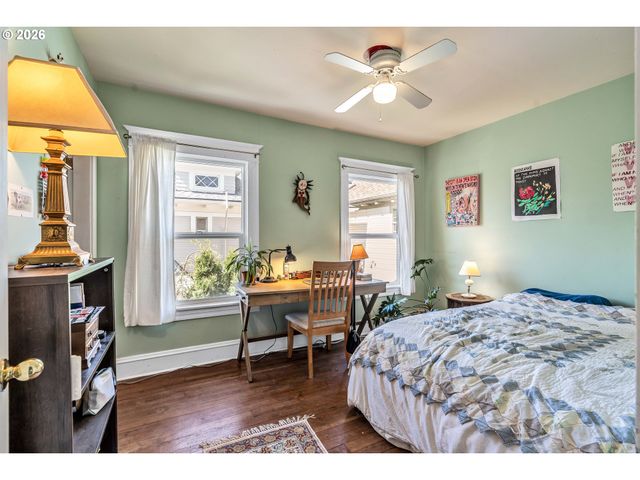 1815 Se ALDER St, Portland, OR 97214