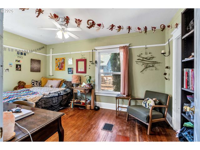 1815 Se ALDER St, Portland, OR 97214