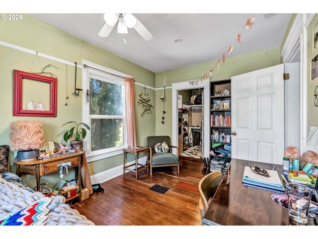 1815 Se ALDER St, Portland, OR 97214