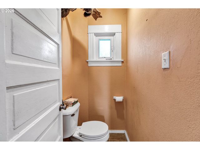 1815 Se ALDER St, Portland, OR 97214