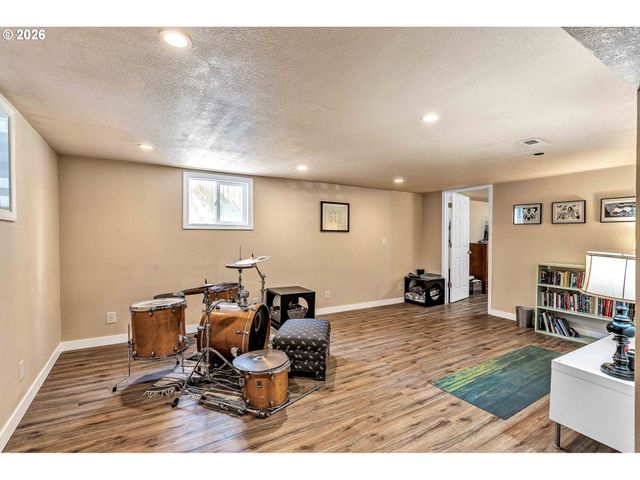 1815 Se ALDER St, Portland, OR 97214