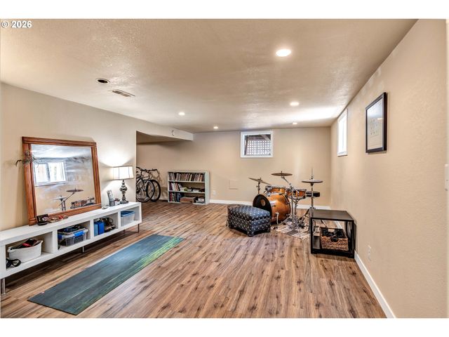 1815 Se ALDER St, Portland, OR 97214