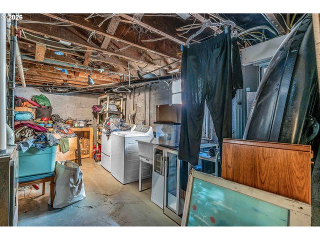 1815 Se ALDER St, Portland, OR 97214