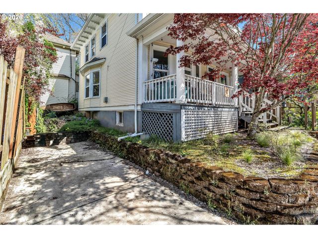 1815 Se ALDER St, Portland, OR 97214