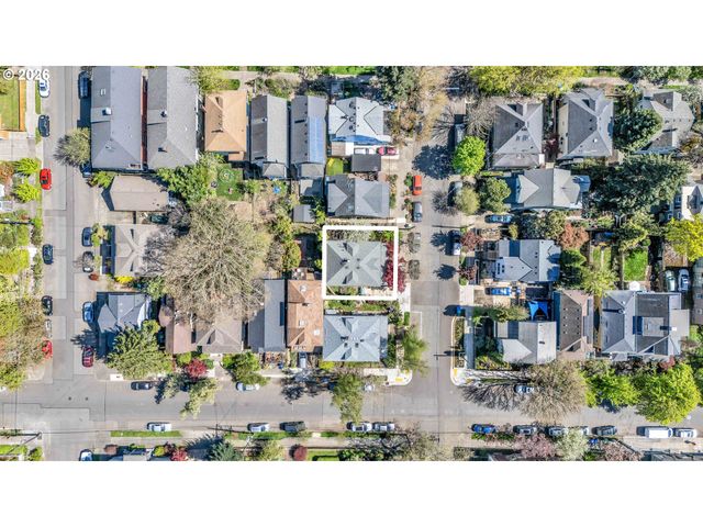 1815 Se ALDER St, Portland, OR 97214