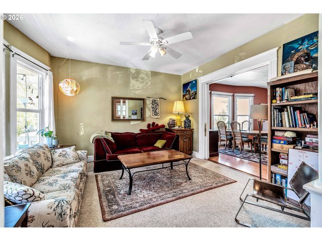 1815 Se ALDER St, Portland, OR 97214