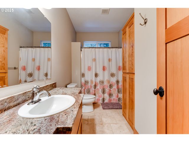 41925 DEERHORN Rd, Springfield, OR 97478