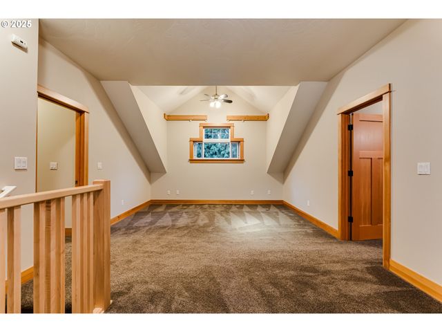 41925 DEERHORN Rd, Springfield, OR 97478