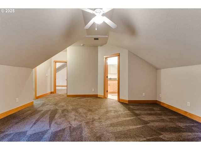41925 DEERHORN Rd, Springfield, OR 97478