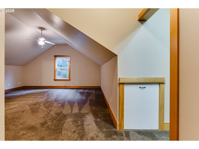 41925 DEERHORN Rd, Springfield, OR 97478