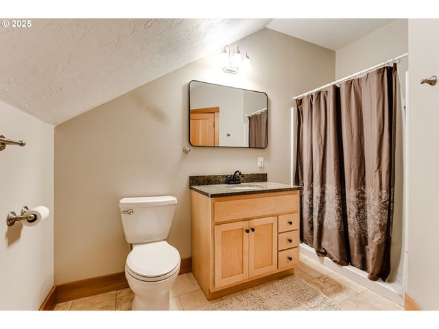 41925 DEERHORN Rd, Springfield, OR 97478