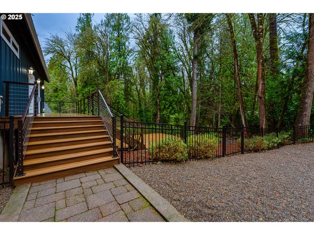 41925 DEERHORN Rd, Springfield, OR 97478