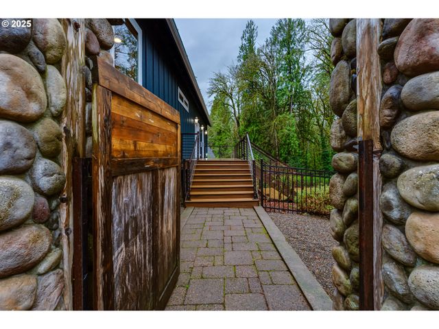 41925 DEERHORN Rd, Springfield, OR 97478