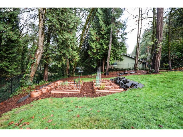 41925 DEERHORN Rd, Springfield, OR 97478