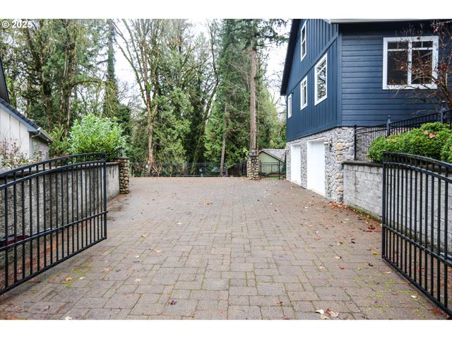 41925 DEERHORN Rd, Springfield, OR 97478