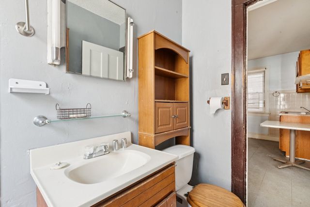 7111 S Emerald Avenue, Chicago, IL 60621