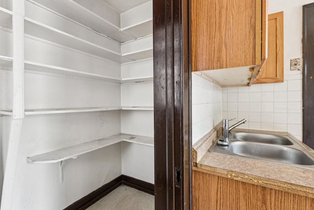 7111 S Emerald Avenue, Chicago, IL 60621