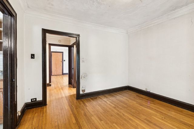 7111 S Emerald Avenue, Chicago, IL 60621