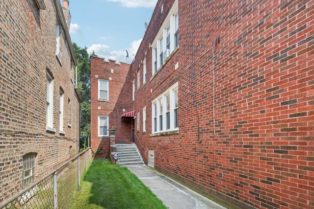 7111 S Emerald Avenue, Chicago, IL 60621