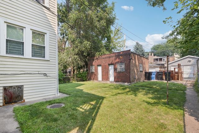 7111 S Emerald Avenue, Chicago, IL 60621