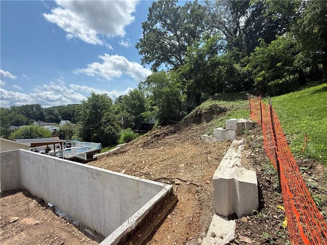 815 Rosemont Ave, Shaler, PA 15223