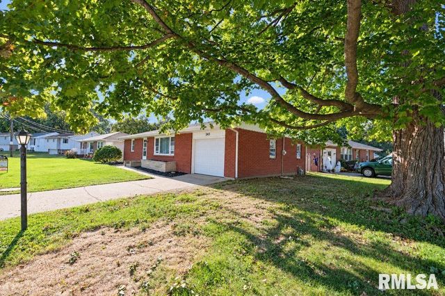 243 LAWNRIDGE Drive, Creve Coeur, IL 61610