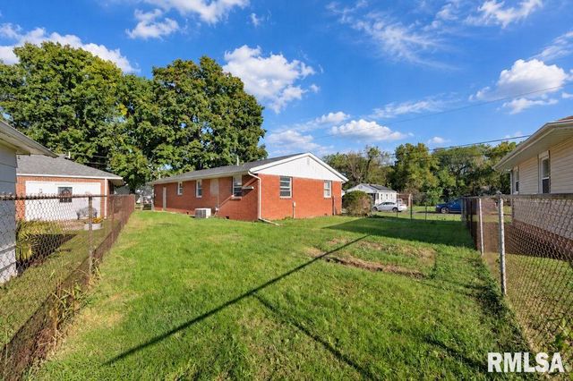 243 LAWNRIDGE Drive, Creve Coeur, IL 61610